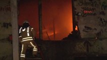Kartal'da Katı Atık Toplama Merkezinde Yangın