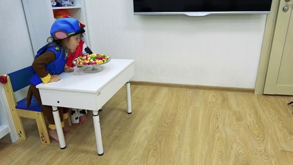 Funny Kids & GIANT Spider Johny Johny Yes Papa Song Nursery Rhymes & Learn Colors for Chil