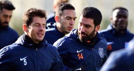 Arda Turan, Başakşehir'e Transferi Sonrası Elia'yı Kulübeye Yolladı