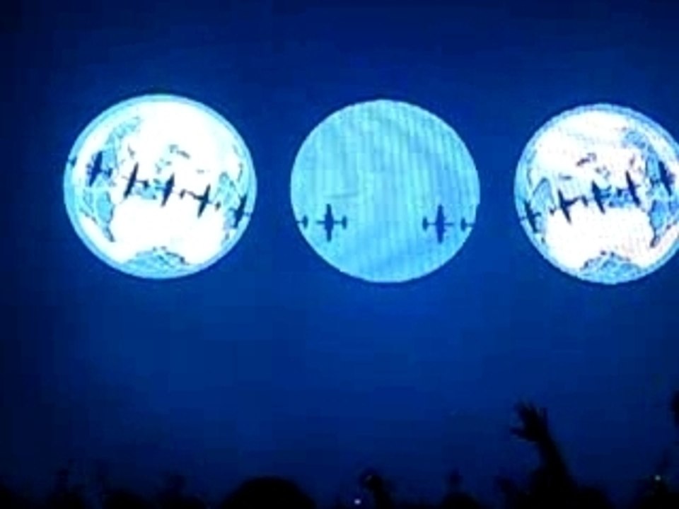 Chemical Brothers - Galvanize (live @ Zenith)