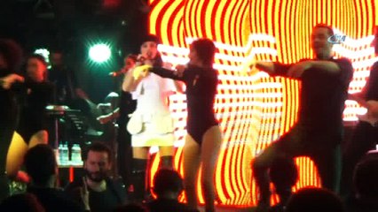 Gülşen: 'Yaptığım şarkının Adriana Lima tarafından dinlenmesi hoşuma gidiyor'