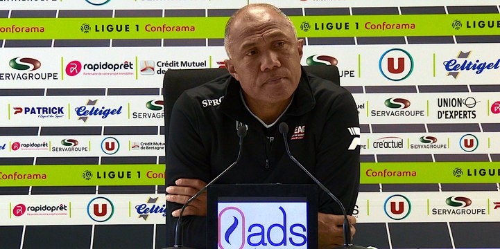 Ligue 1 Conforama​ - J21 / Le point presse d'Antoine Kombouaré avant Guingamp-Lyon, ce mercredi à 19 heures au Roudourou. #EAGOL