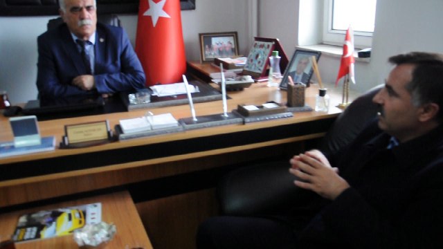 ak parti il başkanı ve yönetimi ile birlikte ağrı şöförler ve otomobilciler odası başkanlığına tekrar seçilen Cezmi alp aslana hayırlı olsun ziyaretinde bulundu