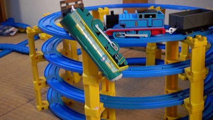 Strongest Engine？Thomas the Tank Engine toy showdown
