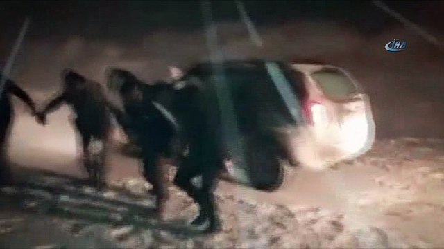 Kar ve tipi altında horon keyfi