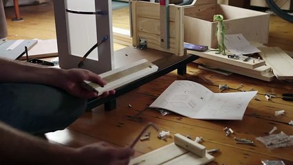 The Gecko attempts Furniture Assembly - GEICO