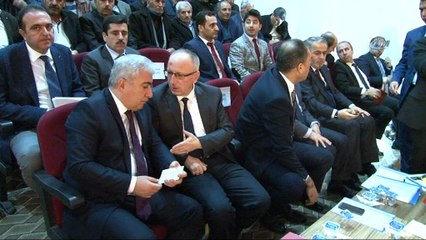 Vali Güzeloğlu, Hani’de muhtarlarla bir araya geldi