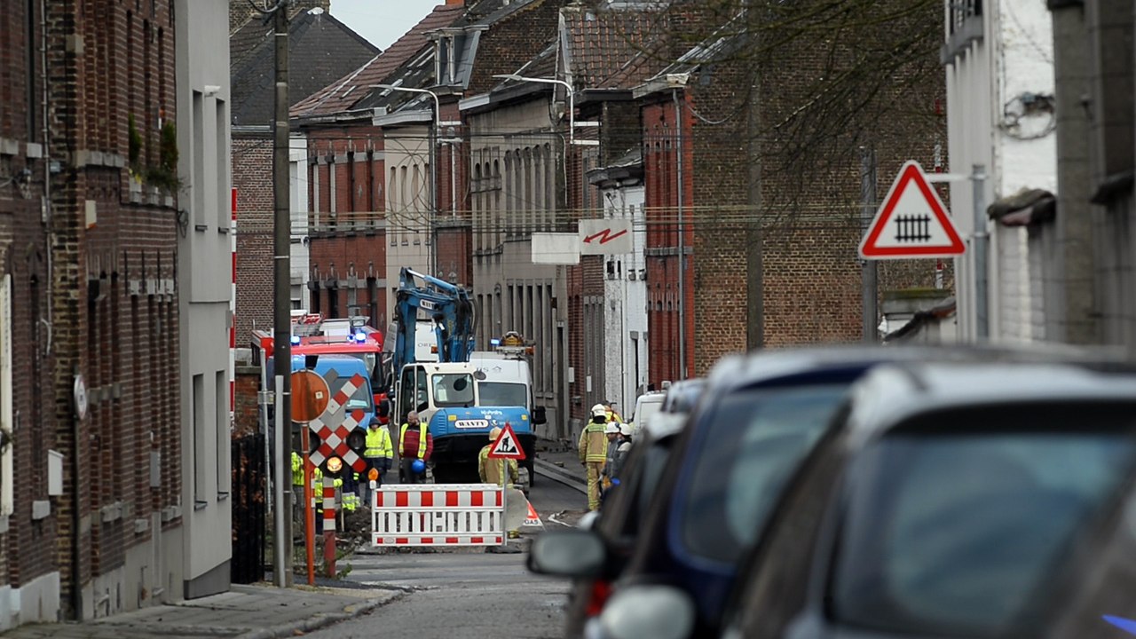 Nimy Une fuite de gaz rue Mouzin. Quartier bouclé.Vidéo Eric GHislain