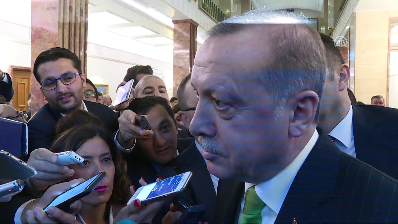 Cumhurbaşkanı Erdoğan, gazetecilerin sorularını cevapladı - TBMM