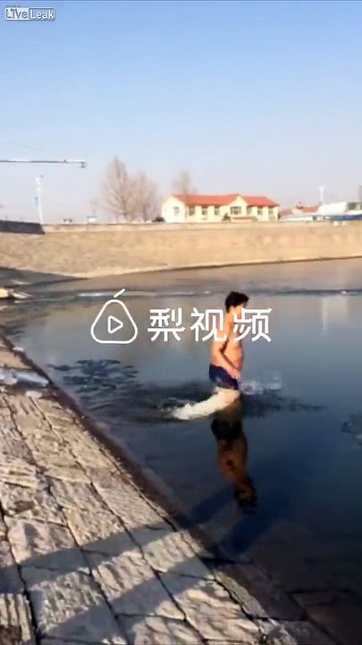 Nager sous la glace FAIL