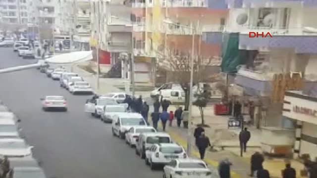 Diyarbakır'da 2 Kişinin Öldüğü 3 Kişinin Yaralandığı Silahlı Çatışmanın Görüntüleri