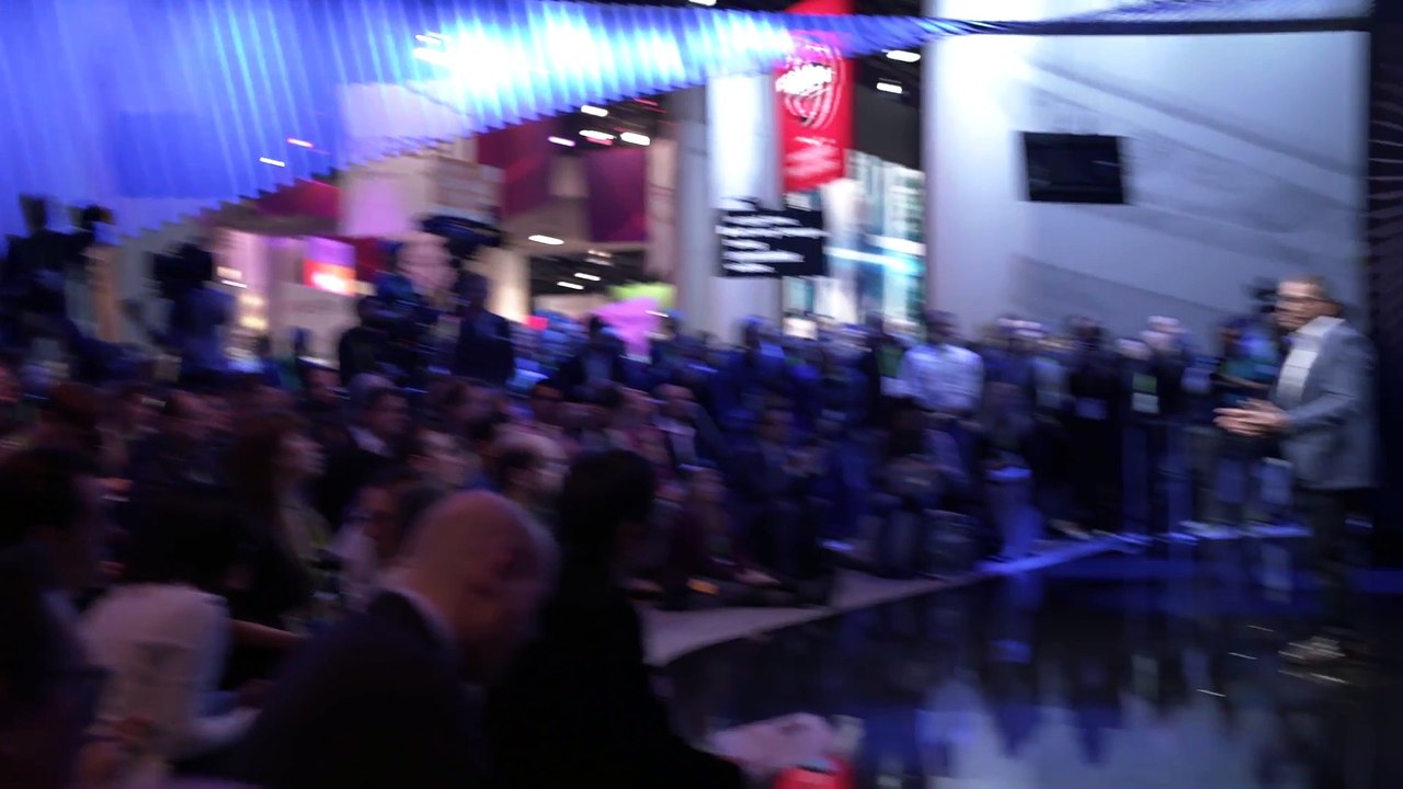 Mercedes-Benz MBUX auf der CES 2018 - Vertonter Beitrag