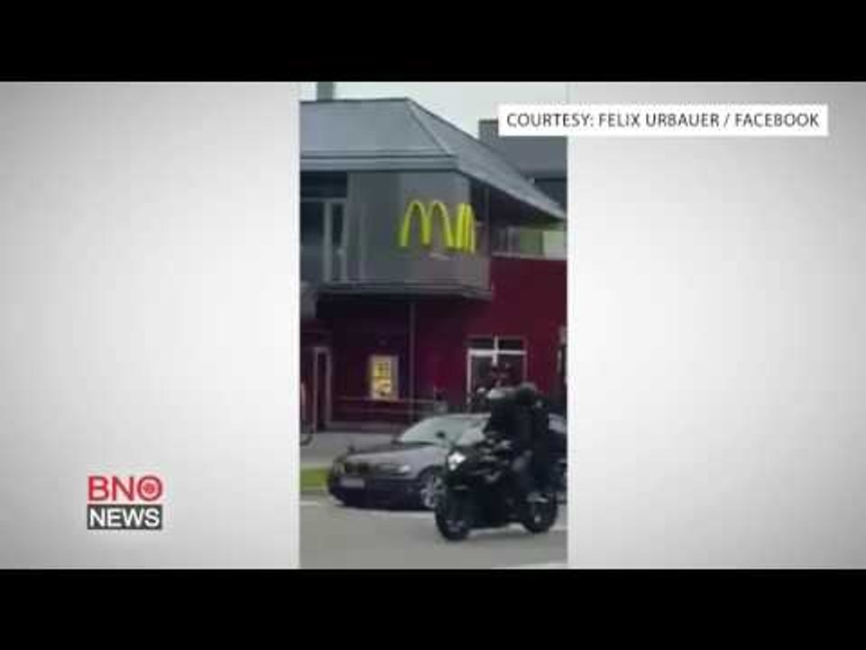 RAW: Gunman opens fire outside Munich shopping mall