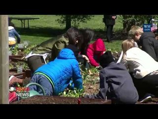 First lady, students plant White House garden
