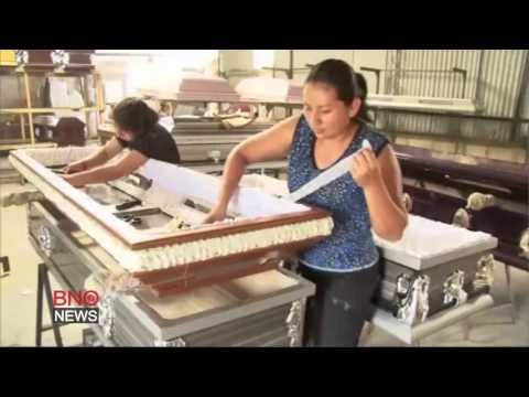 Salvadorans making a killing by selling coffins