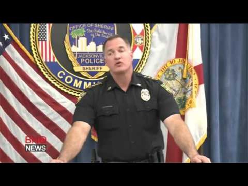 Video shows Florida police officer beating handcuffed woman