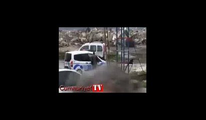 Yıkılan Nakliyeciler Sitesi'nde molozlar arasında ceset bulundu