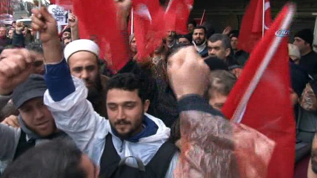 Gönüllü asker olmak isteyen yüzlerce kişi dilekçe verdi