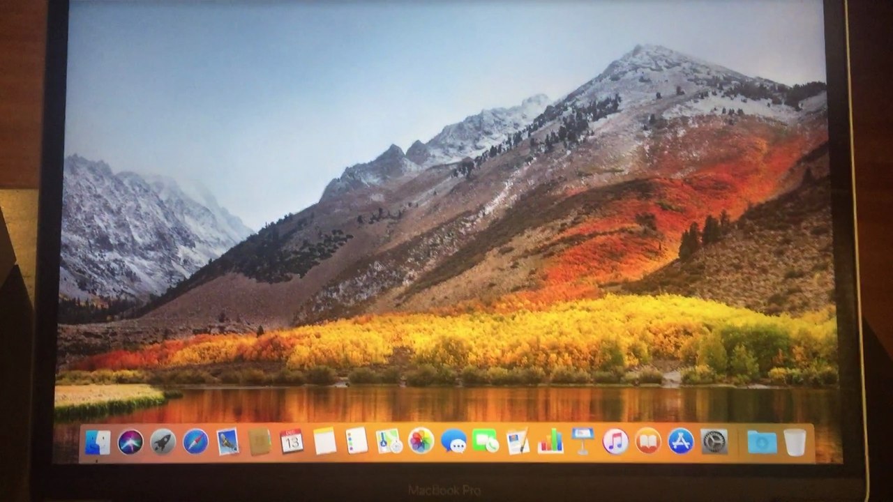 Apple Macbook Pro 2017 13-Inch Unboxing