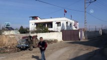 Suriye sınırına askeri sevkiyat - Vatandaşlar evlerini Türk bayraklarıyla donattı - HATAY
