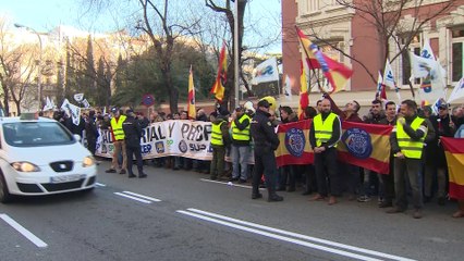 Zoido se compromete a equiparar sueldos en la policía