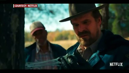 'Stranger Things' Star Poses With Teen for Senior Photos After Tweet