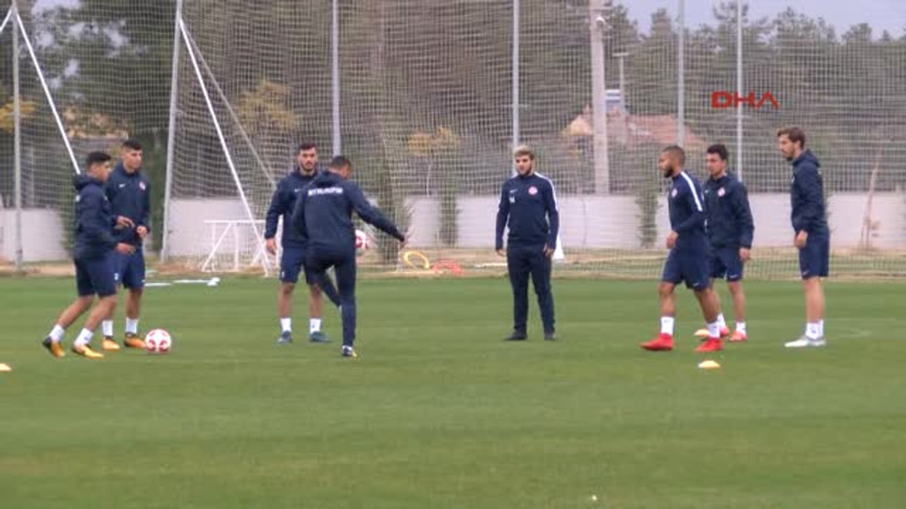 Antalyaspor Teknik Direktörü Hamzaoğlu Turu Geçmek İstiyoruz