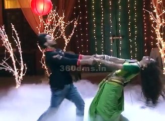 GHULAM - Rangeela KISSES Maldawali - Dream Sequence - गुलाम (On Location)