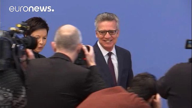 Pedidos de asilo em queda na Alemanha mas com recorde em França