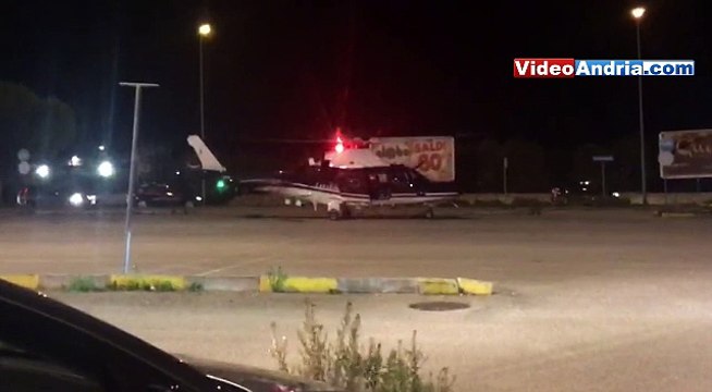 Elicottero dei Carabinieri atterra al parcheggio dell'iper di Andria