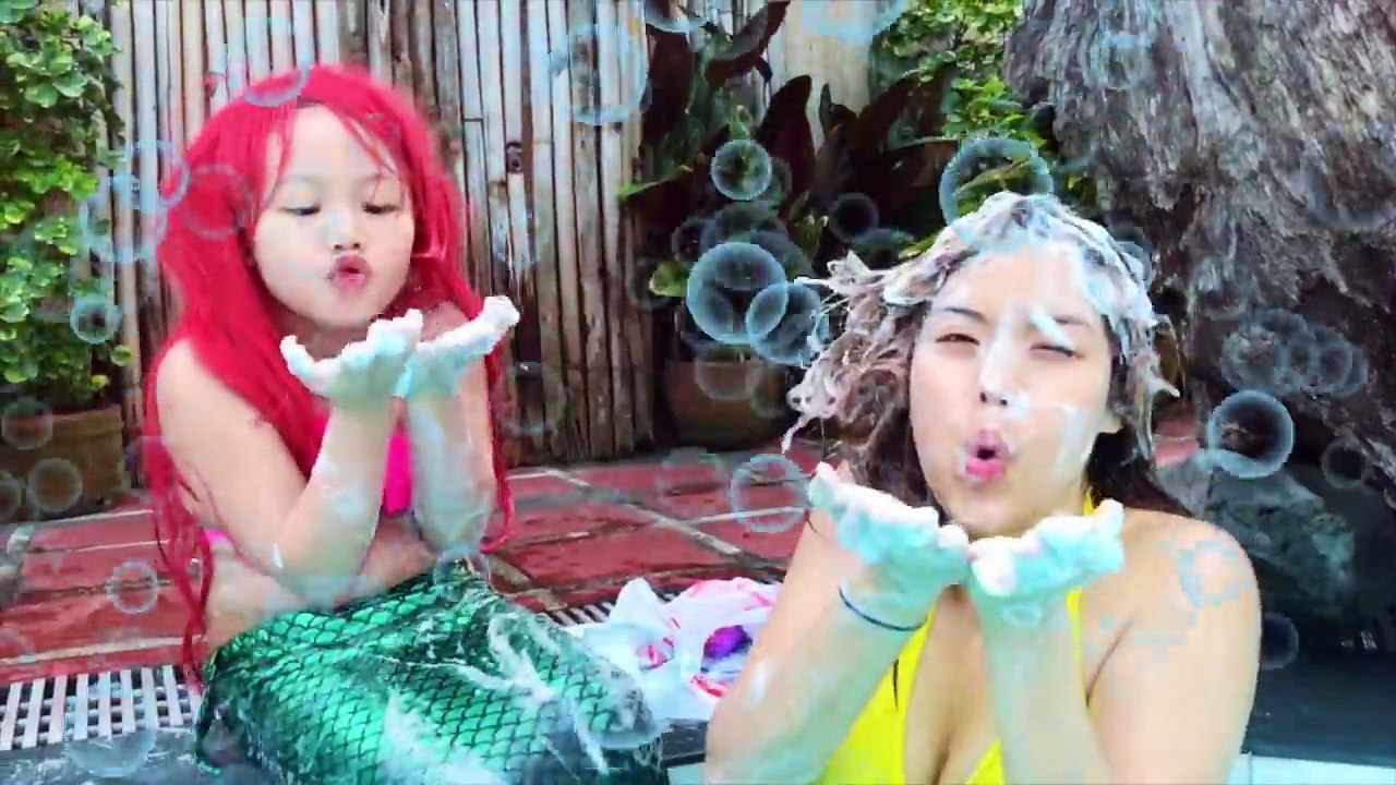 Funniest Mermaid Poops in Pool |  Catching Ariel