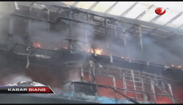 Gedung Berlantai Lima di Kelapa Gading Habis Terbakar