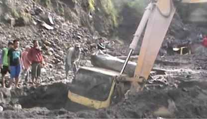 Rusak Parah, Sembilan Truk Tertimbun Lahar Dingin Merapi