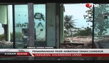 Dua Rumah Warga Roboh Akibat Abrasi Tanah Pantai