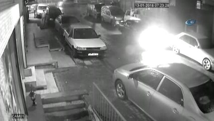 Yanlarından Geçen Araçlara Aldırış Etmeden Hırsızlık Yaptılar...o Anlar Kamerada