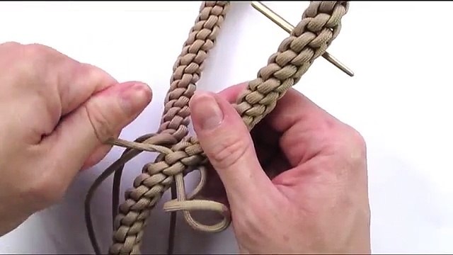 Crown knot paracord dog leash