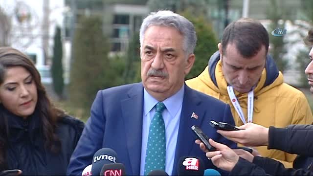 Hayati Yazıcı, AK Parti Genel Merkezi Girişinde Basın Mensuplarının Sorularını Cevaplandırdı