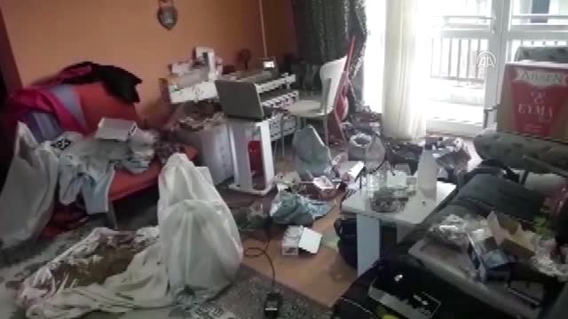 Oturma Odasını Kaçak Sigara Atölyesine Çevirmiş