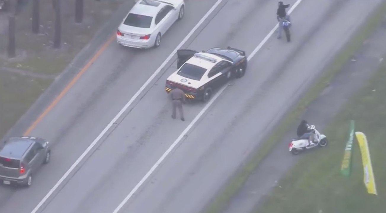 Etats-Unis : Un policier se fait ridiculiser par une horde de motards (Vidéo)