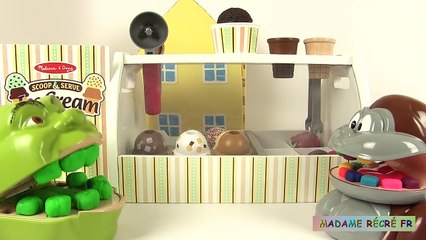 Dentiste Shrek mange des glaces avec le singe Docteur la peluche ambulance