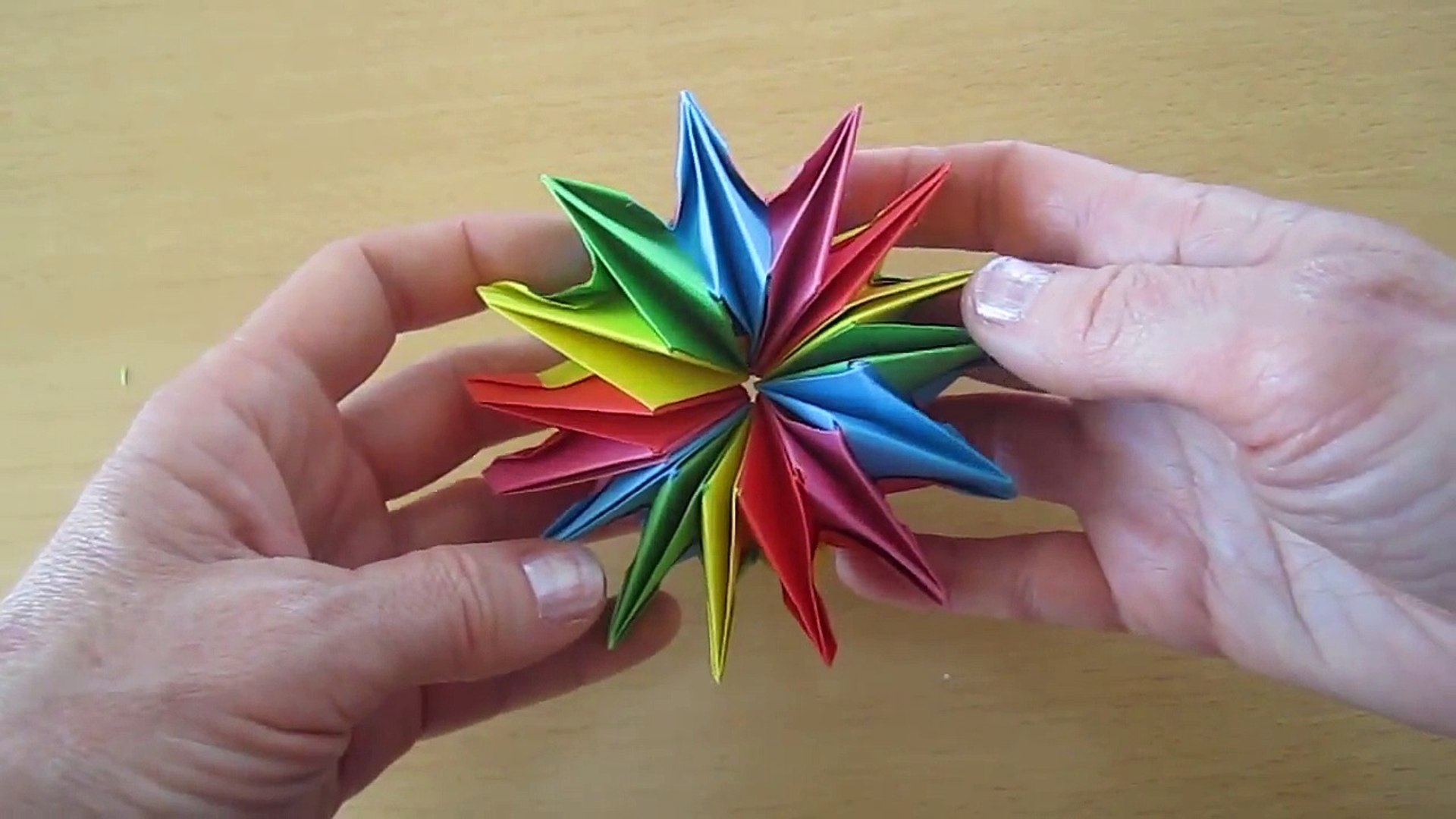 Bewegliches Spielzeug Aus Papier Falten