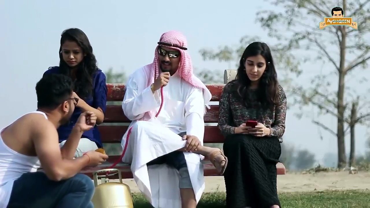 Arab funny video....hste rho....