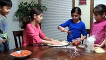 Homemade Pizza & Flour fight Vlog - KidToyTesters