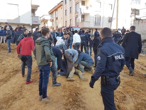 Sultangazi'de İnşaat Alanında Toprak Kayması: Bir Kişi Hayatını Kaybetti