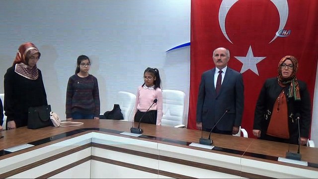 Karaman’da şehit polis memurunun devlet övünç madalyası kızlarına verildi