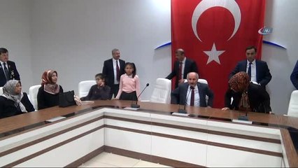 Karaman'da Şehit Polis Memurunun Devlet Övünç Madalyası Kızlarına Verildi