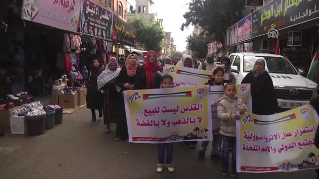 Gazzeliler Abd'nin Yardımları Askıya Almasını Protesto Etti