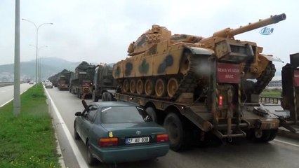 Hatay'da sınıra askeri araç sevkiyatı sürüyor