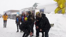 Festival de l'Alpe d'Huez : Max Boublil et toute l’équipe de « Comme des garçons » en pleine tempête !