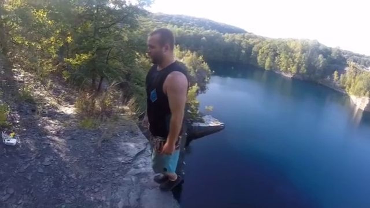 Backflip depuis la falaise d'une carrière (Pennsylvanie)